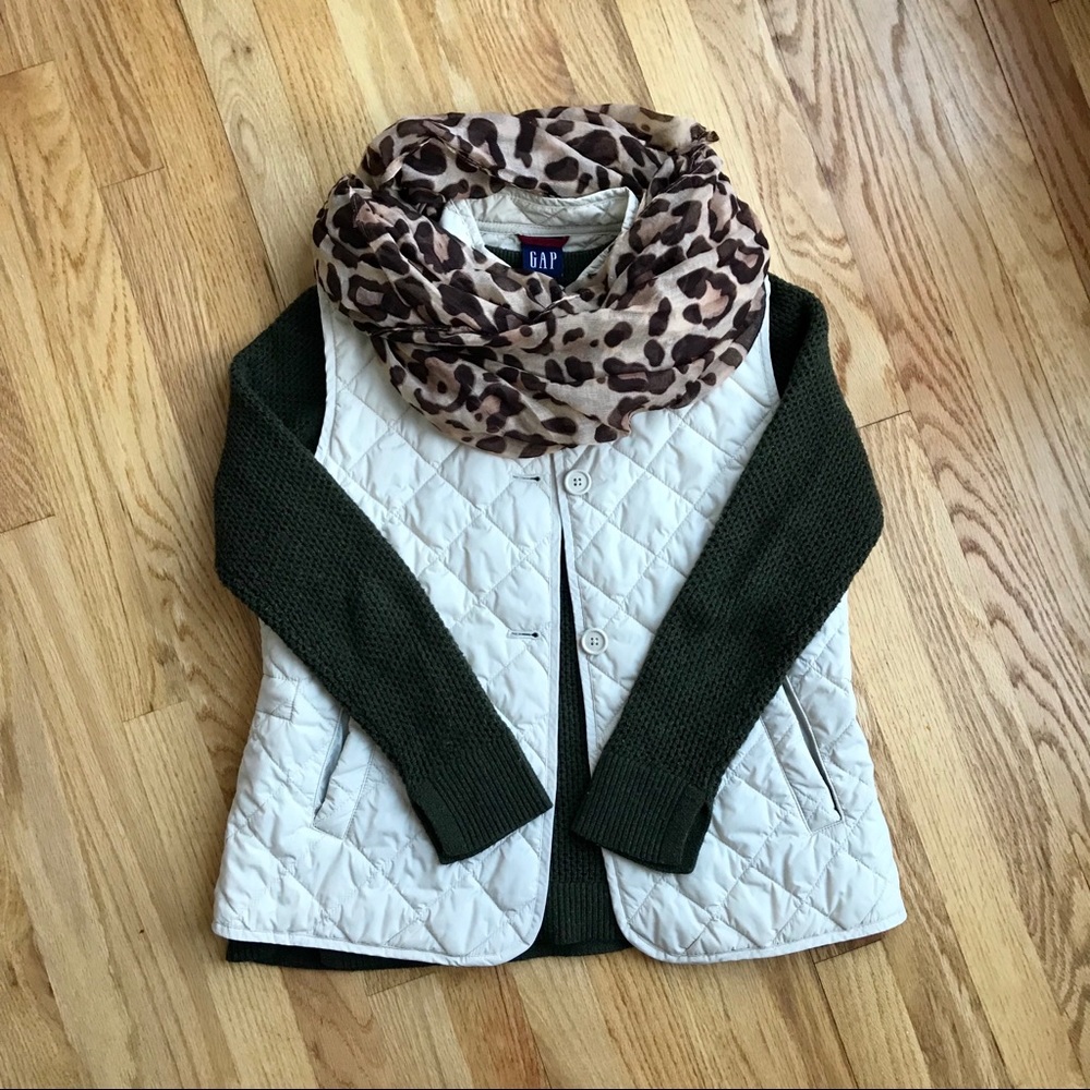 GAP White or Cream Warm Quilted Vest with Pockets